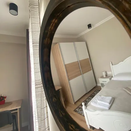 Central Park Apartment *